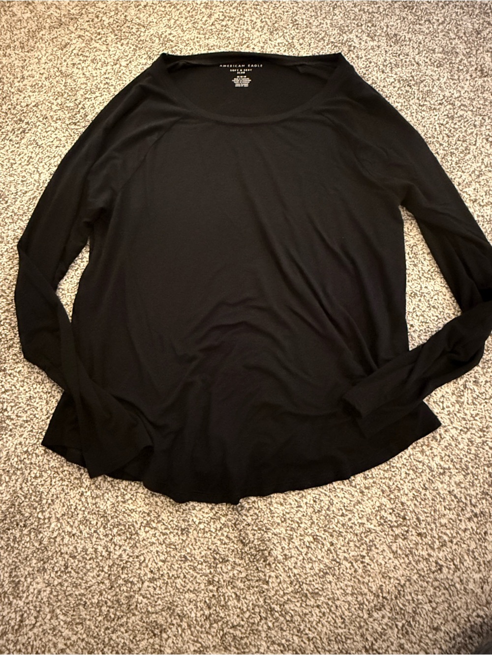 American Eagle Outfitters Black Long Sleeve Scoop Neck Tee